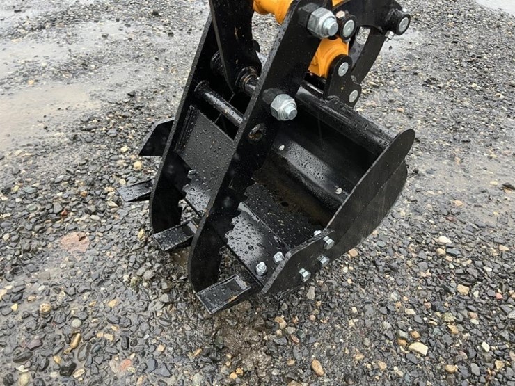 2025-miva-va20-mini-hydraulic-excavator-image-10