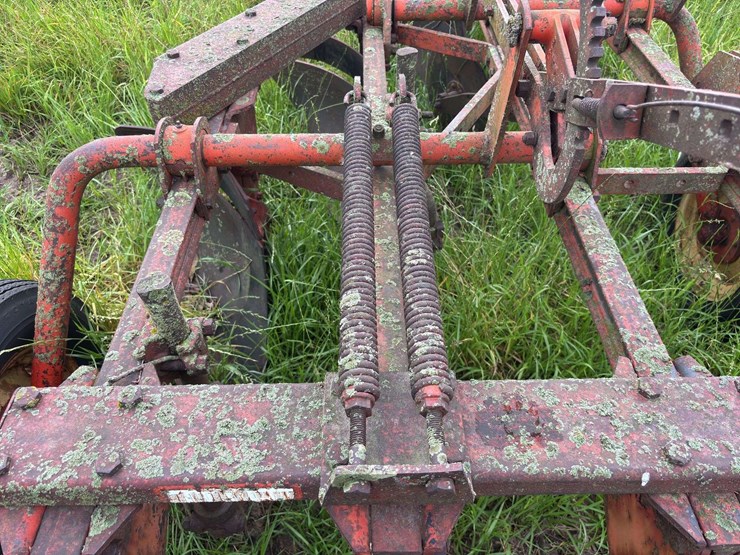 ji-case-5-bottom-14"-pull-type-plow-image-16