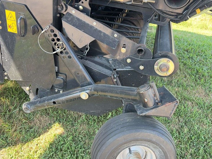 2016-case-ih-rb565-image-13