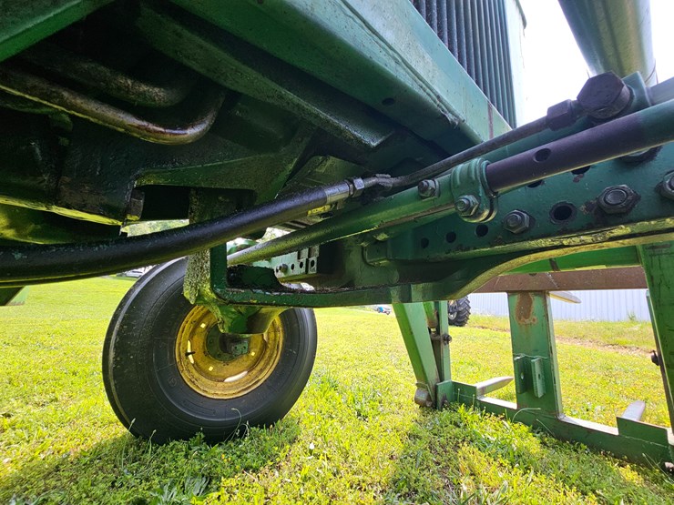 1982-john-deere-2940-image-41
