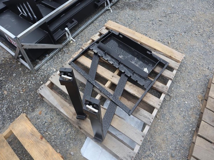 future-mini-skid-steer-forks-image-3