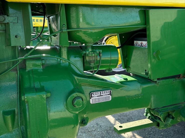john-deere-330-image-6