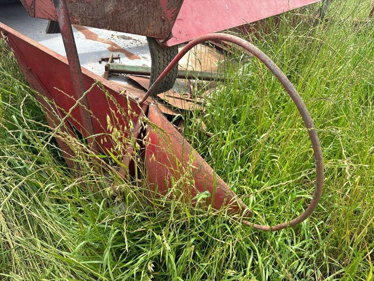 massey-harris-clipper-combine-image-37