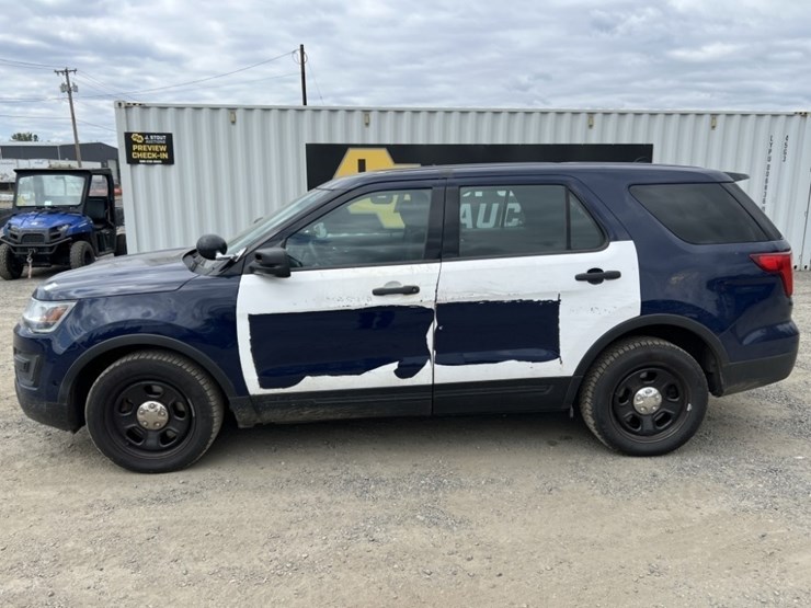 2016-ford-explorer-image-7