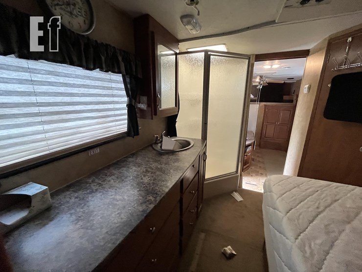 2008-keystone-rv-co-raptor-3712ts-image-36