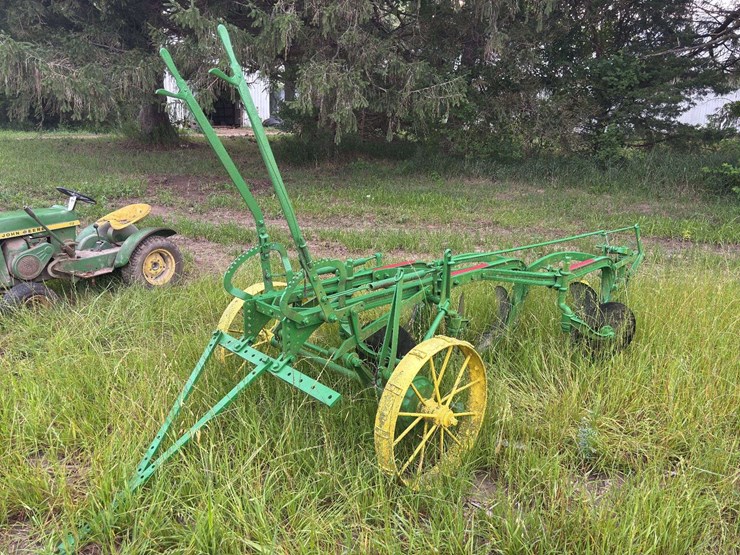 john-deere-14-image-1