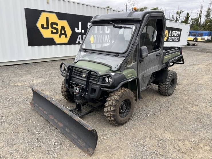 2015-john-deere-gator-image-1