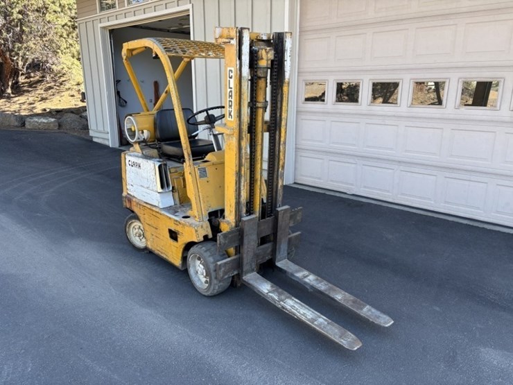 clark-c30b-forklift-image-7