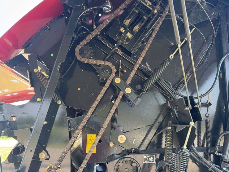 2016-case-ih-rb565-image-21