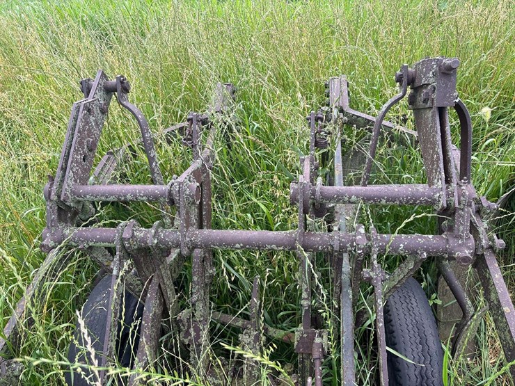 2-bottom-14”-two-way-plow-image-13