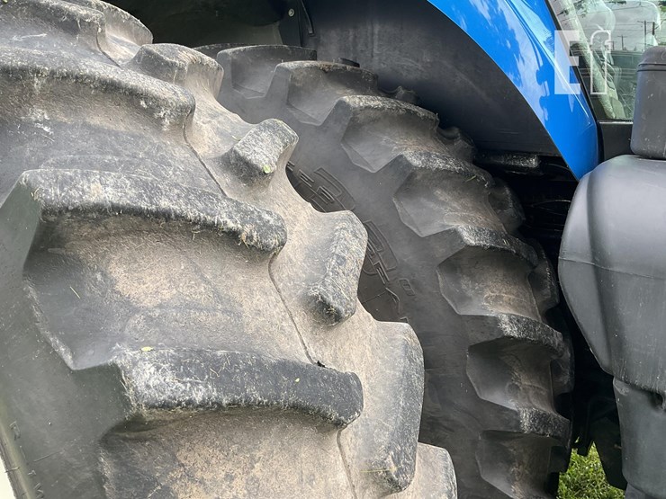 2013-new-holland-t8.330-image-69