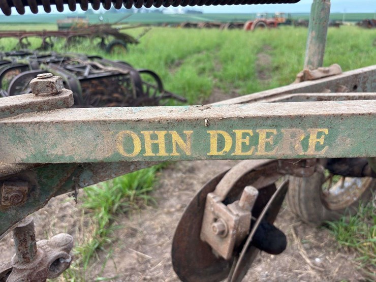 john-deere-14-image-52
