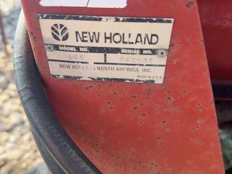 new-holland-165-image-10