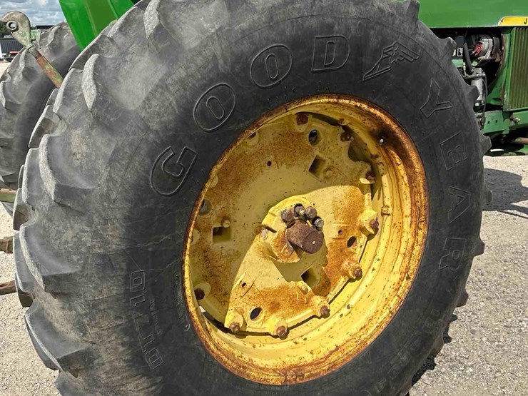 john-deere-4000-image-12