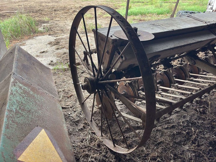 moline-8’-grain-drill-image-12