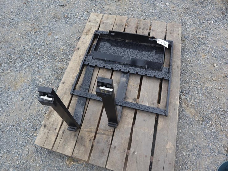 future-mini-skid-steer-forks-image-3