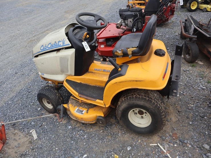 cub-cadet-riding-mower-image-5