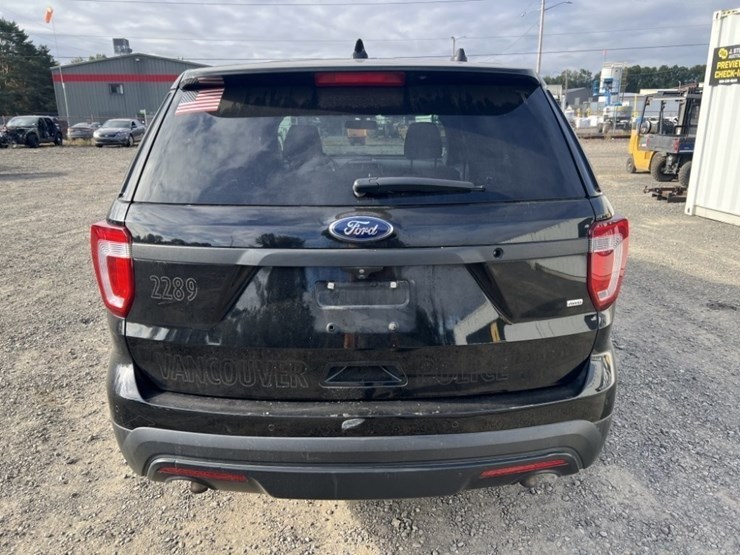 2017-ford-explorer-image-5