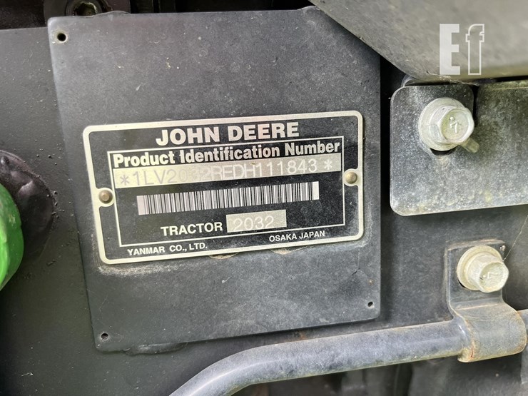 2013-john-deere-2032r-image-27