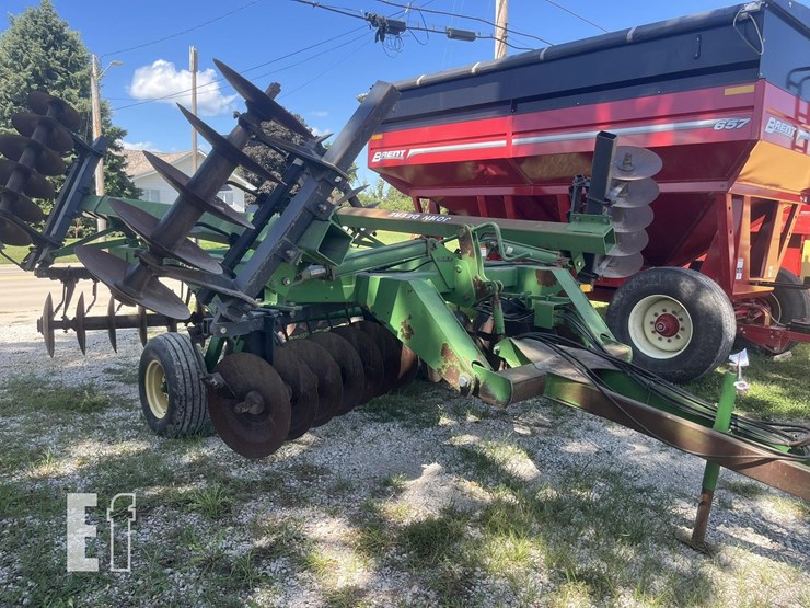 john-deere-630-image-1