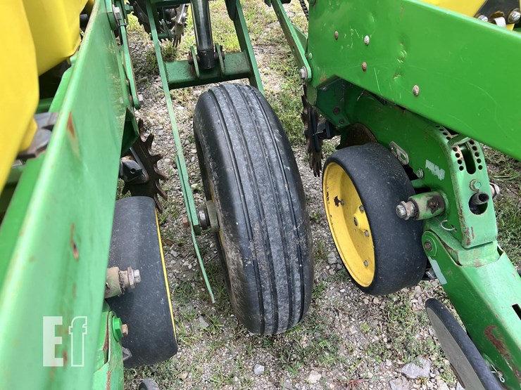 1994-john-deere-7200-image-17