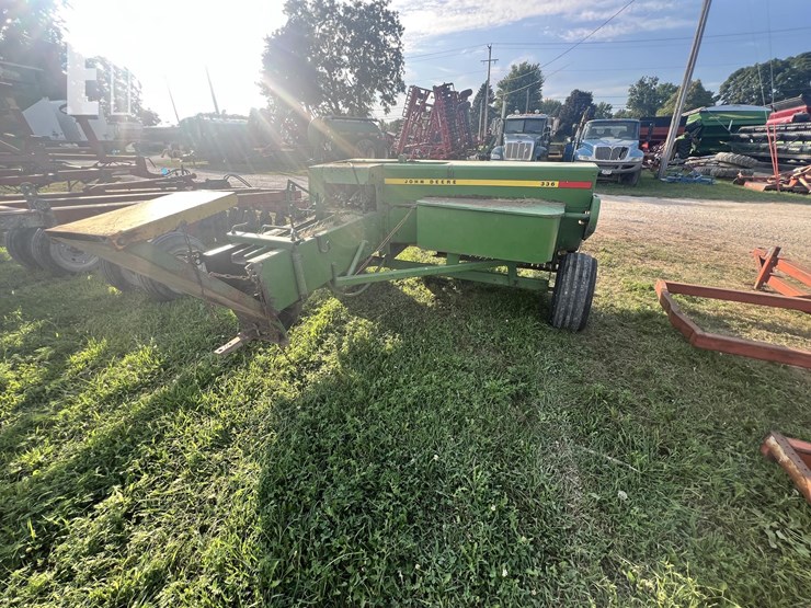 john-deere-336-image-3