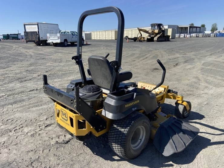 hustler-fastrak-zero-turn-mower-image-5