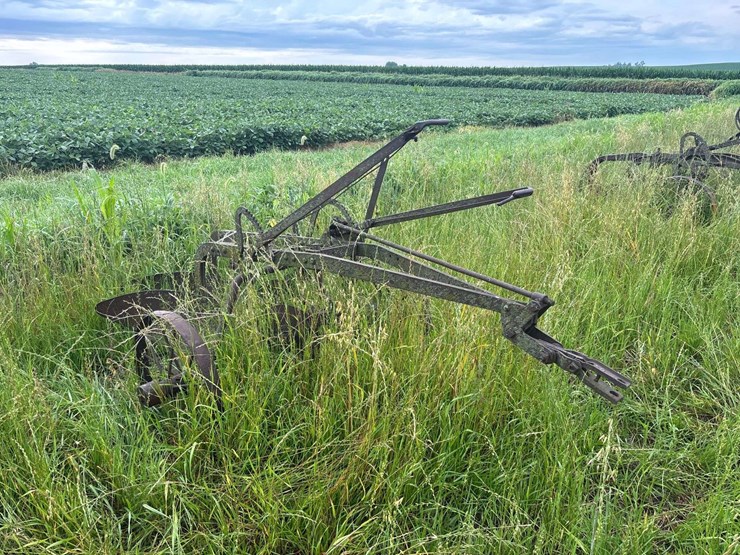 2-bottom-14”-plow-image-3