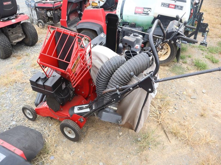 troybilt-chipper-vacuum-image-1