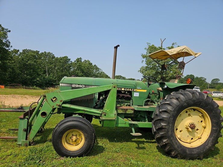 1982-john-deere-2940-image-3