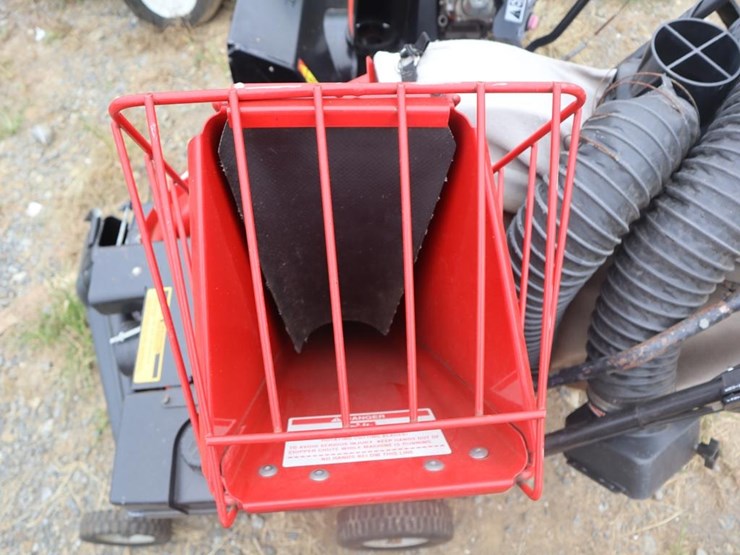 troybilt-chipper-vacuum-image-5