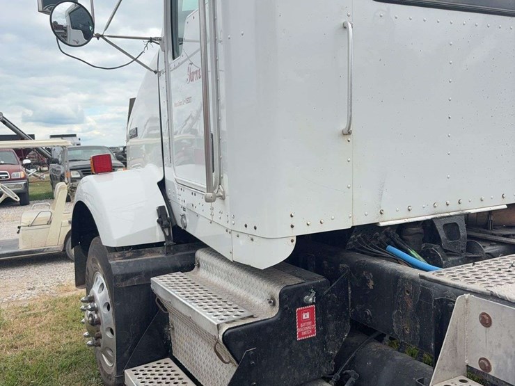 2003-kenworth-t800-image-16