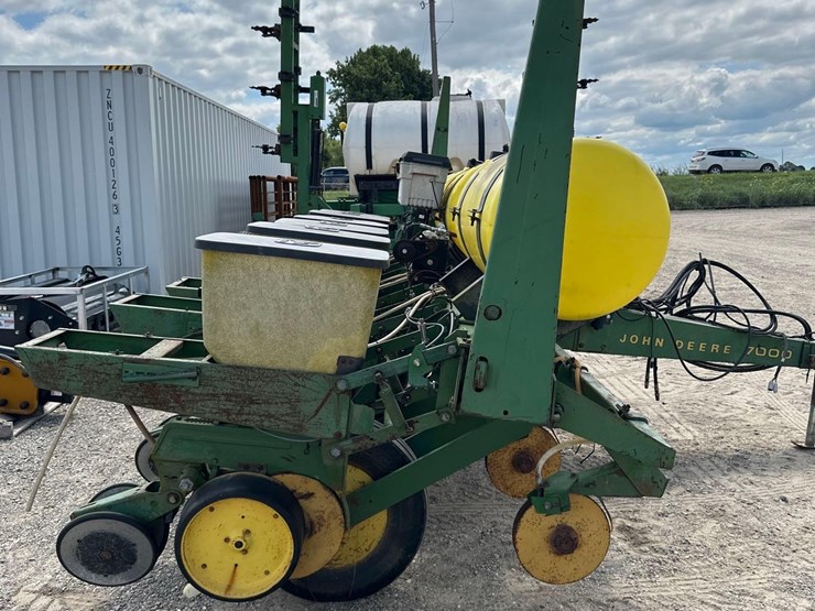 john-deere-7000-image-6