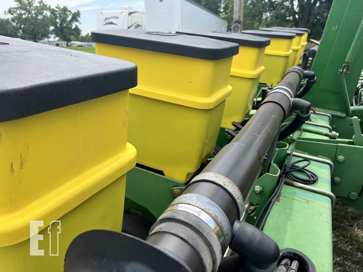 1994-john-deere-7200-image-9