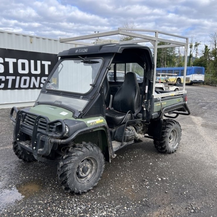 JOHN DEERE GATOR