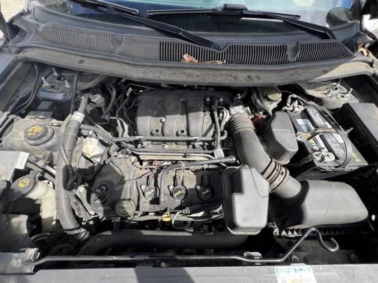 2016-ford-explorer-image-15