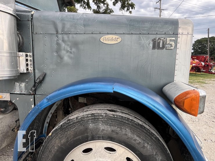 2000-peterbilt-379-image-16