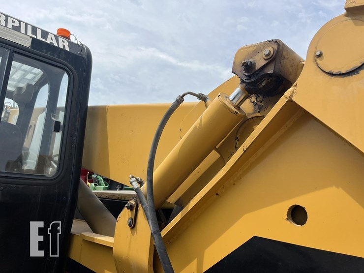 2002-caterpillar-th83-image-23