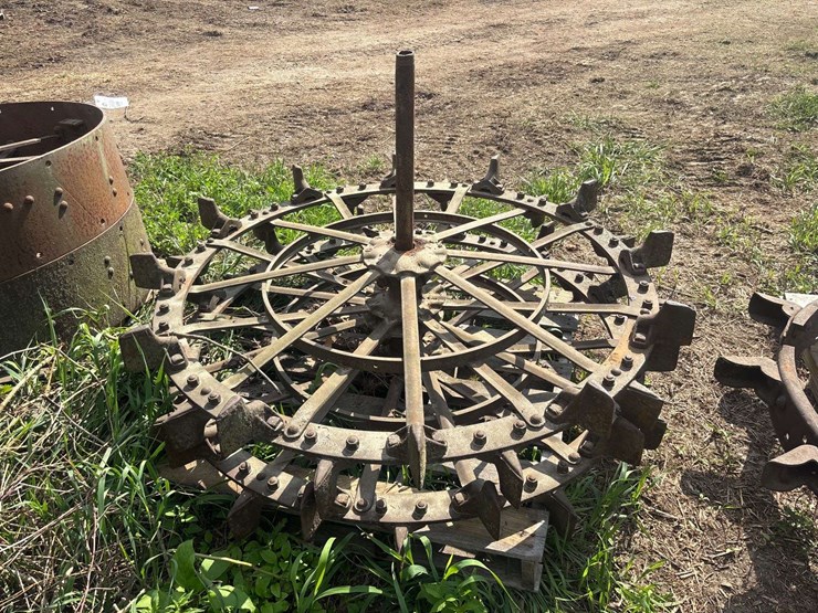 (2)-oliver-skeleton-wheels-image-2