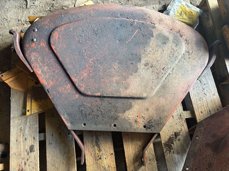 nos-john-deere-parts-and-massey-harris-fenders-image-6