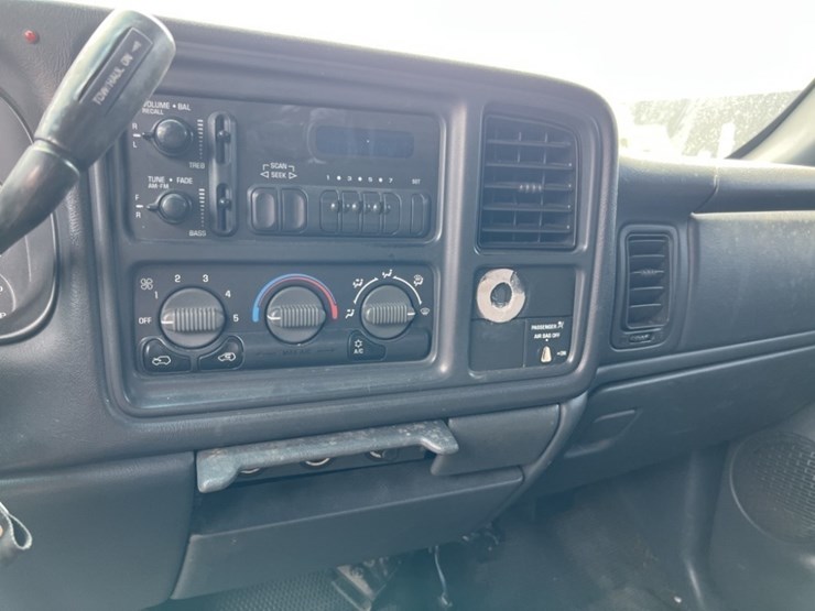2002-chevrolet-silverado-image-13