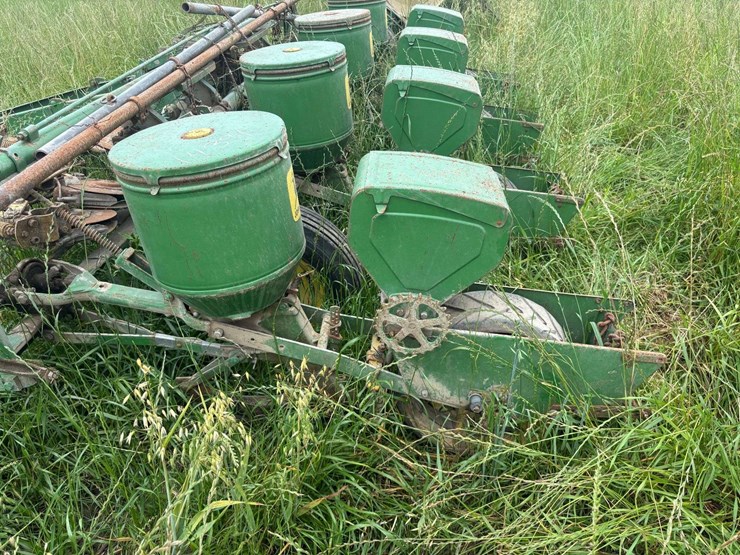 john-deere-1240-image-32