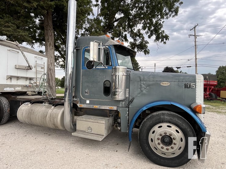2000-peterbilt-379-image-1