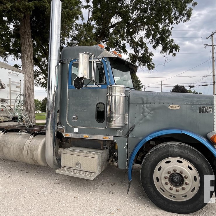 2000 PETERBILT 379