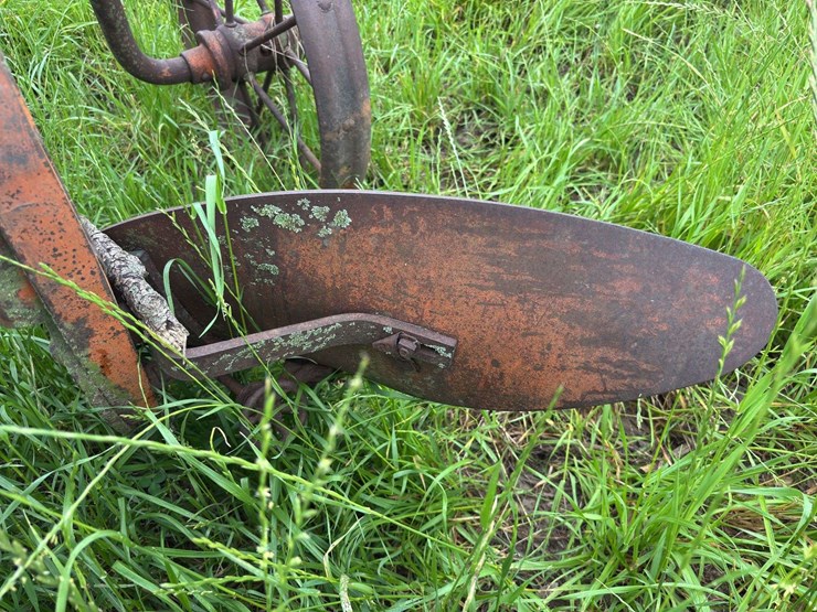 2-bottom-14”-pull-type-plow-image-38
