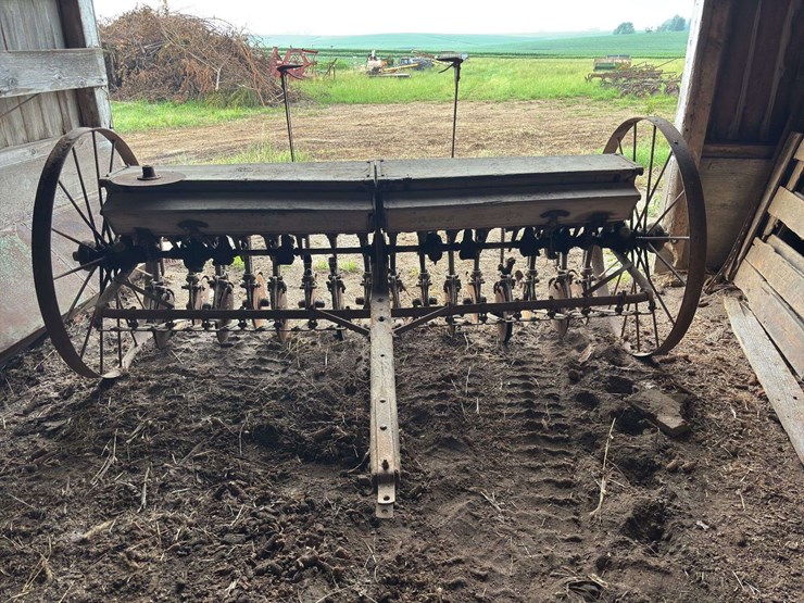 moline-8’-grain-drill-image-2