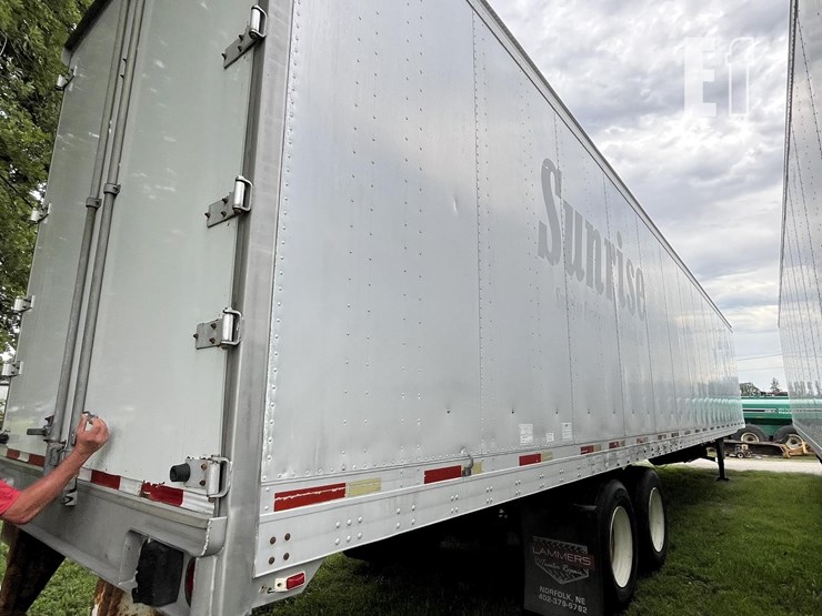 2003-utility-53'-image-14