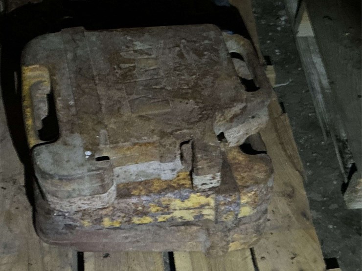 (4)-minneapolis-moline-suitcase-weights-image-3