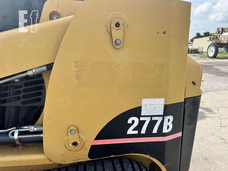 2004-caterpillar-277b-image-15