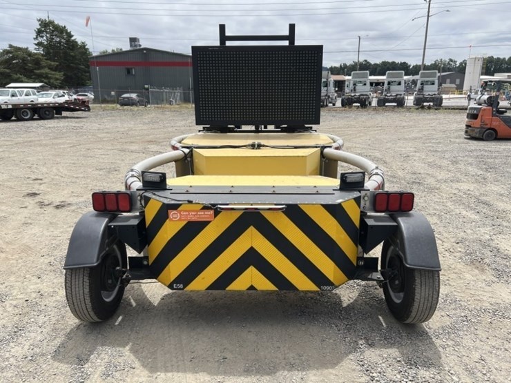 2010-scorpion-tl3-tma-s/a-towable-attenuator-image-5